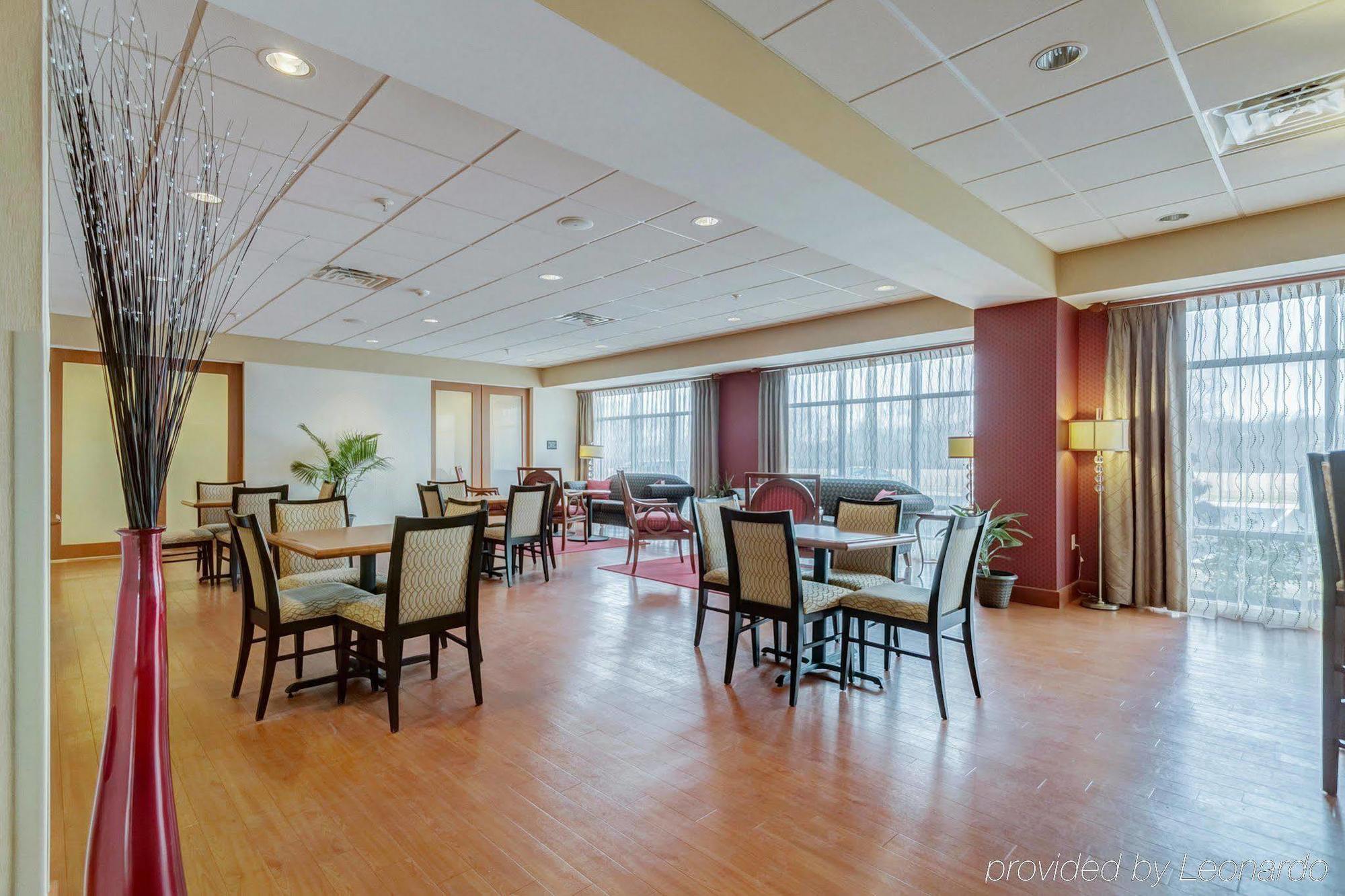 Hampton St. Louis-columbia Hotel